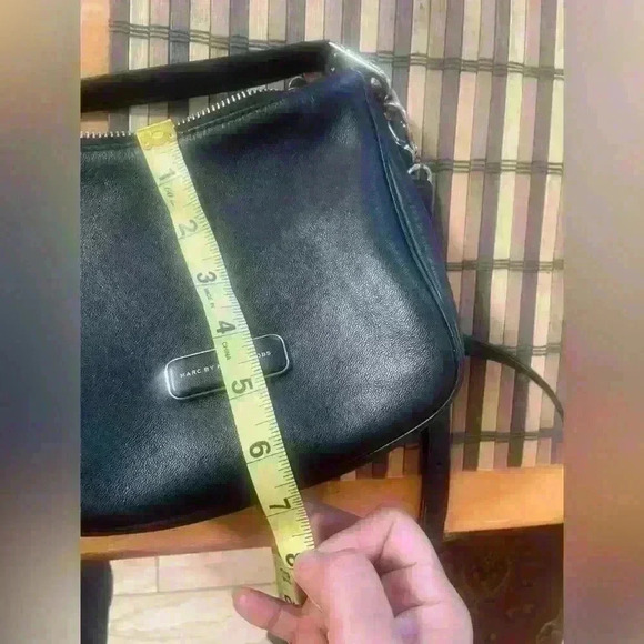 MARC By MARC JACOBS Small Crossbody (minimal discoloration on hinges) - Picture 10 of 12